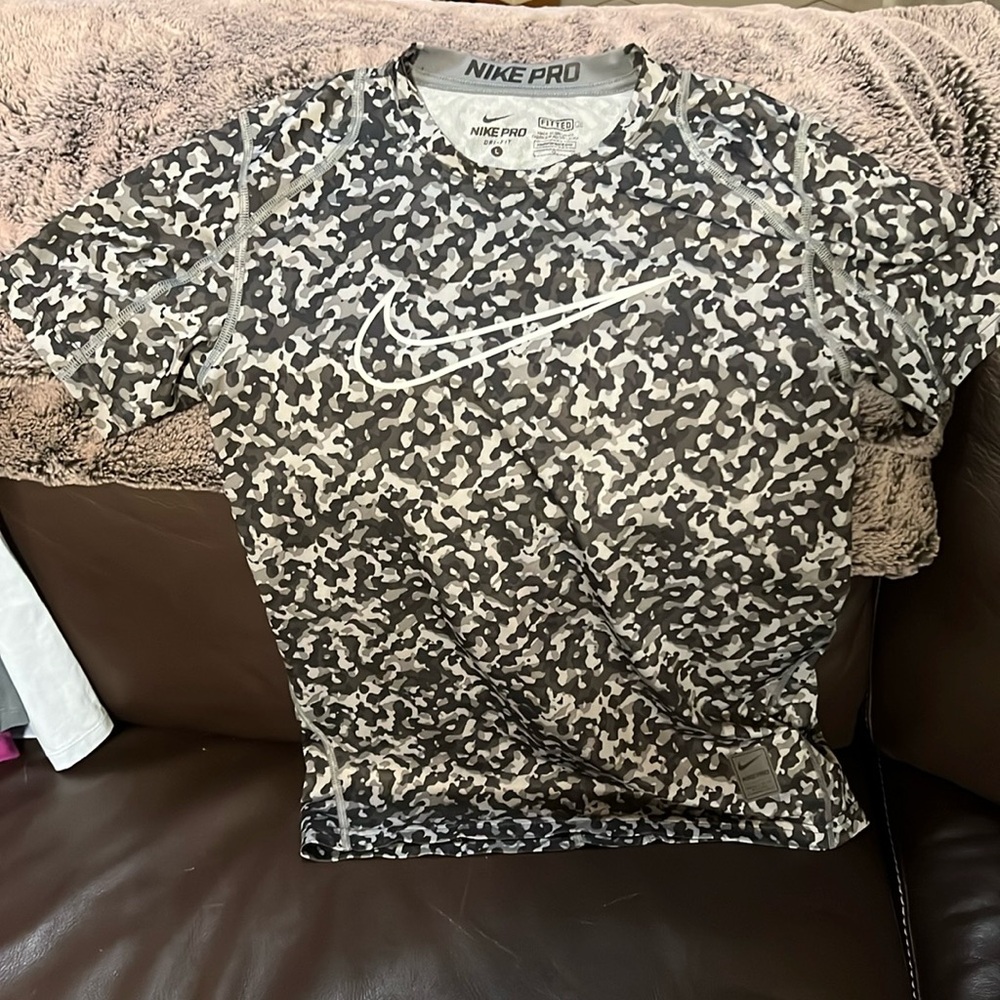 Nike Pro fitted dry fit stretch youth Large